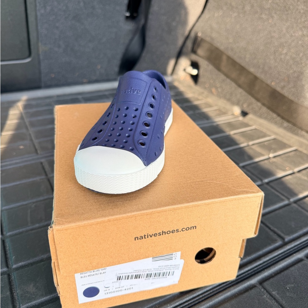 Native Kids Slip-On Water Shoe in Navy and White 9